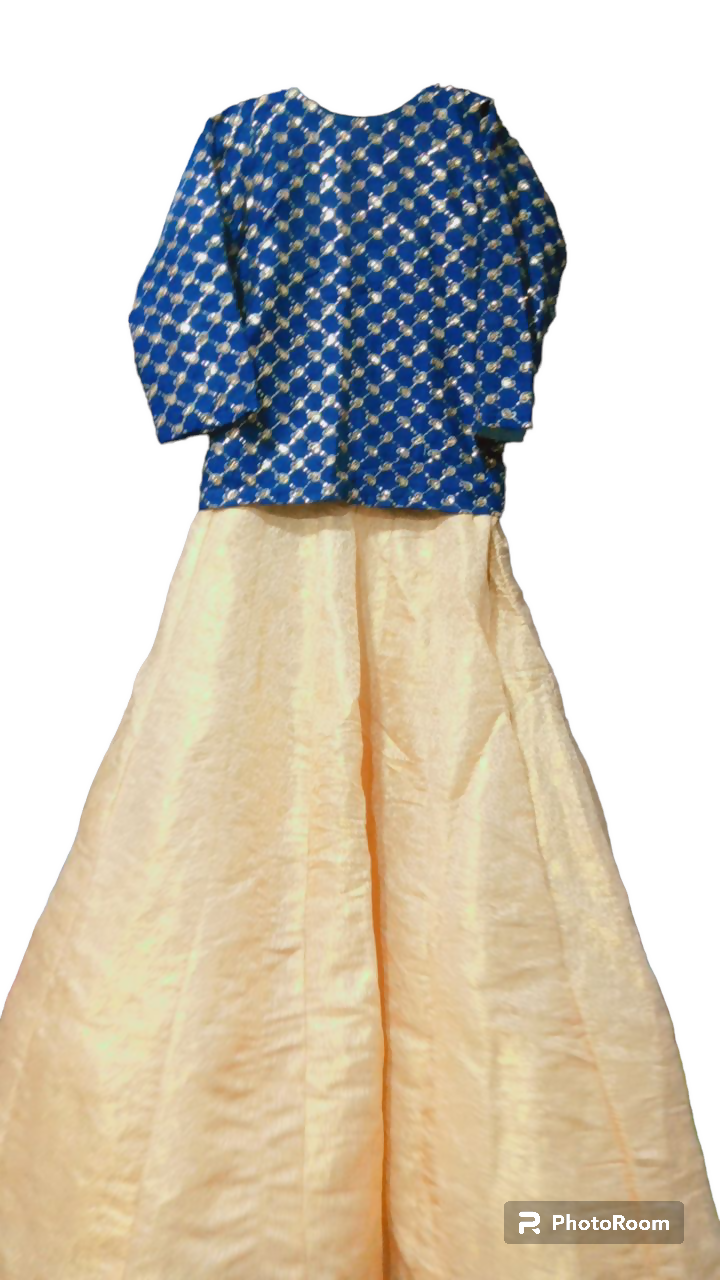 لہنگا اور قرتی | خواتین رسمی | ایک بار پہنا۔