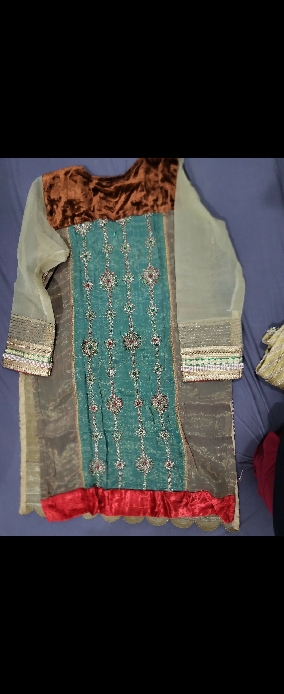 Short Embroidered Shirt | Women Locally Made Formals | Large | Preloved