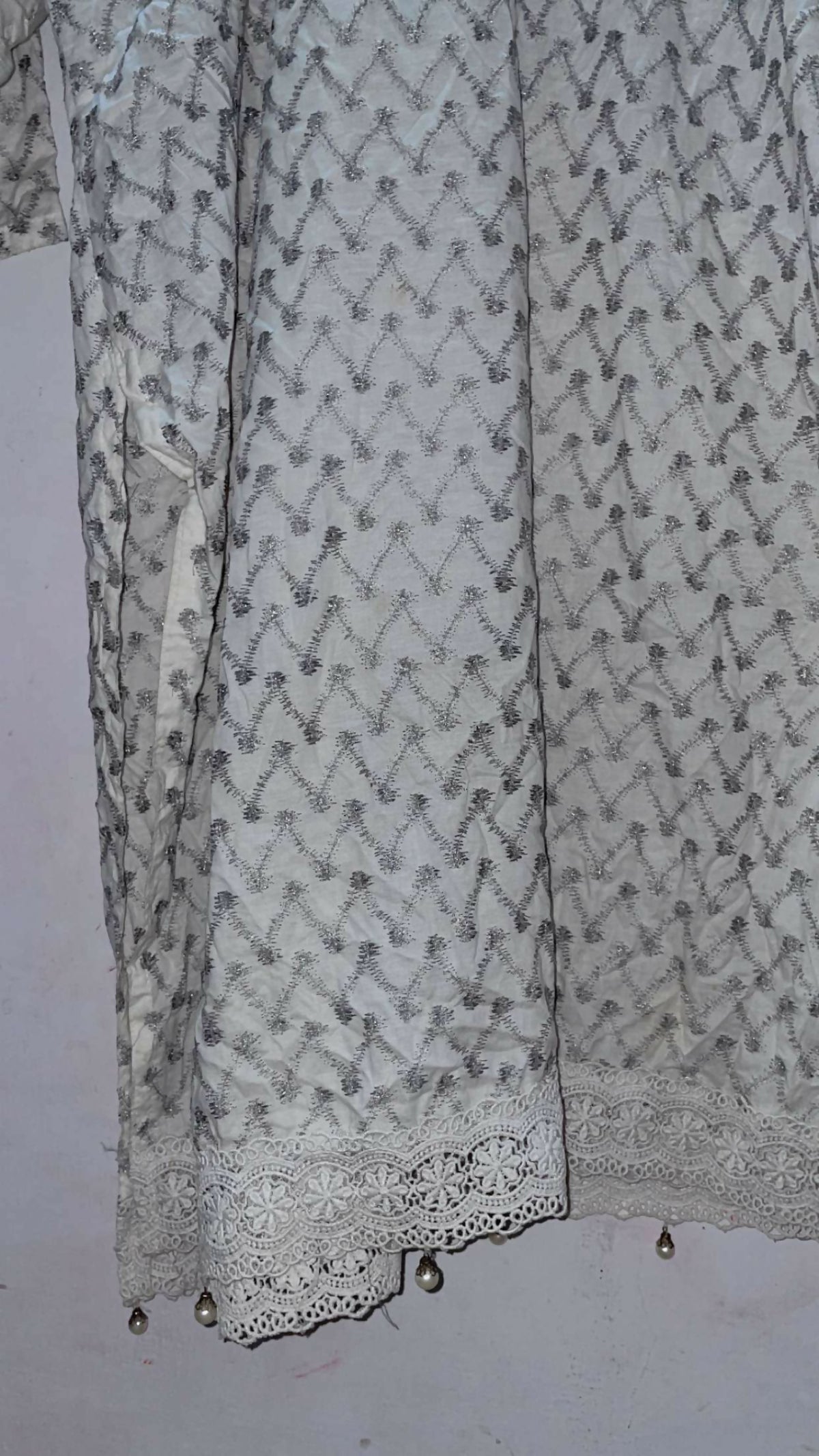 White Embroidered Shirt | Women Locally Made Kurta | XLarge | Preloved