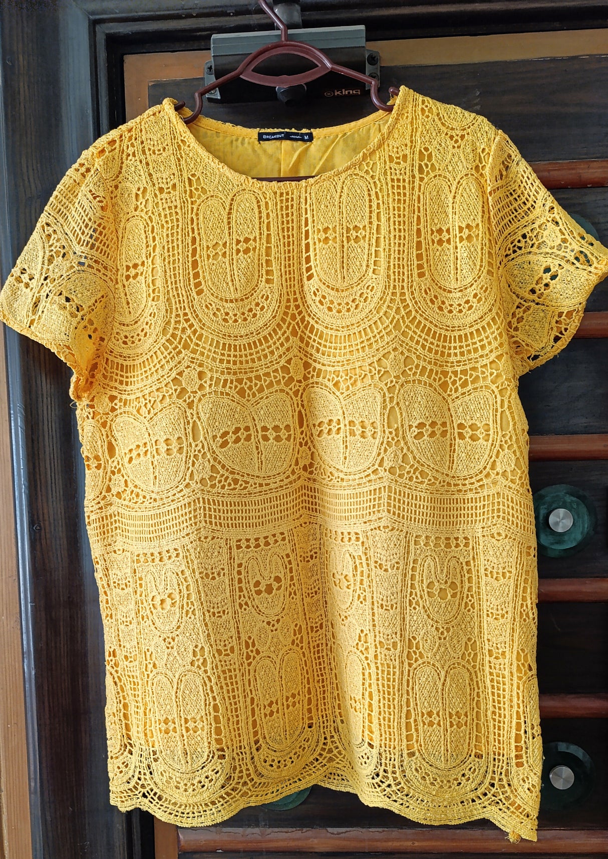 Breakout | Women Tops & Shirts | Medium | Worn Once