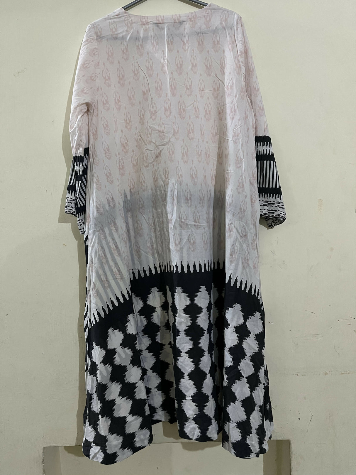 Nishat Linen | Women Branded Kurta | Small | Preloved