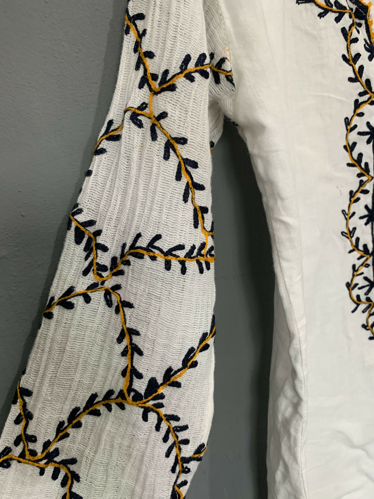 Embroidered Kurta | Women Locally Made Kurta | Small | White | Preloved
