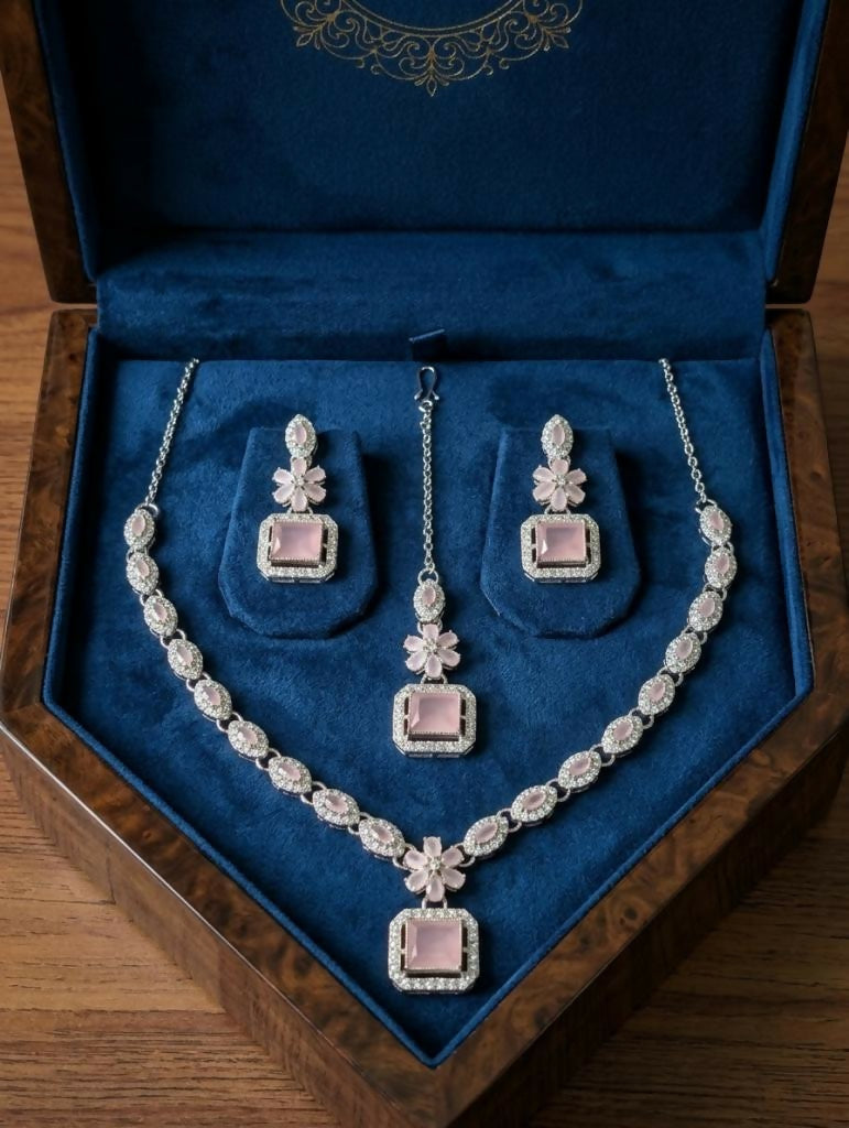 Necklace with Earrings & Teeka | Women Jewelry | Necklaces & Pendants | Medium | New