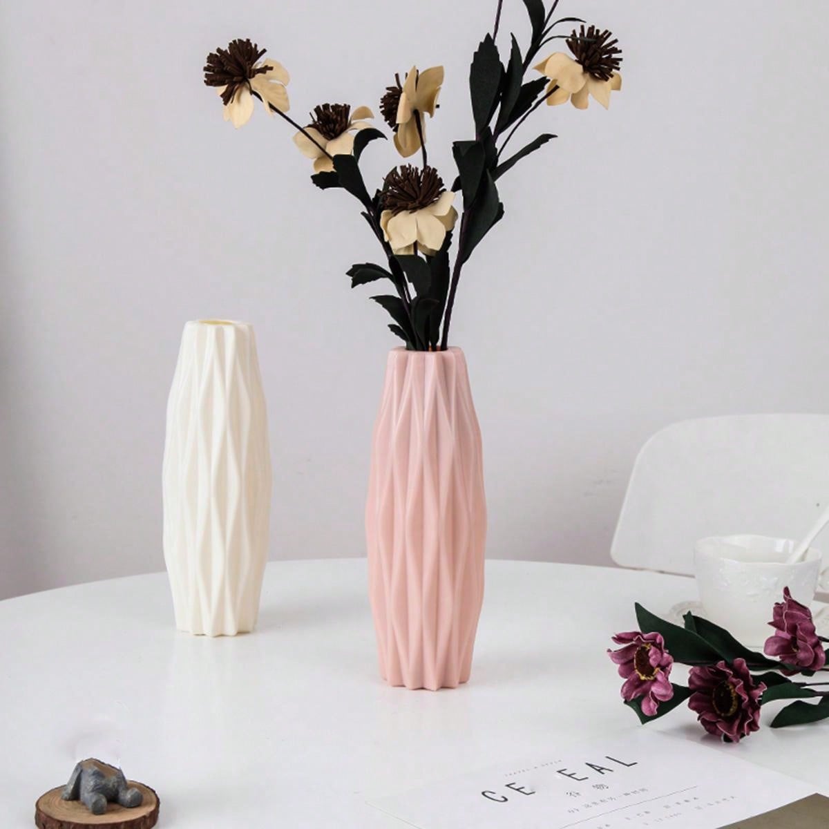 Buy SHEIN Geometric Plastic Flower Vase in Pakistan