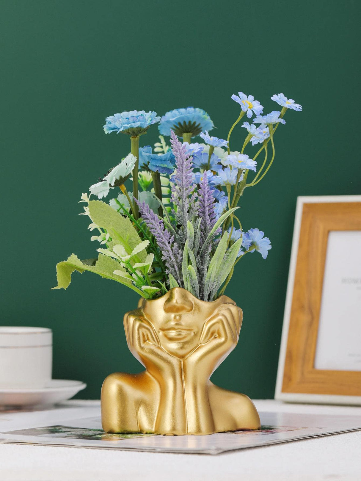 Buy SHEIN Nordic Style Golden Face Shape Flower Vase in Pakistan