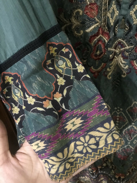 43E37F06-133E-4D43-8BE6-647CB9BC6441