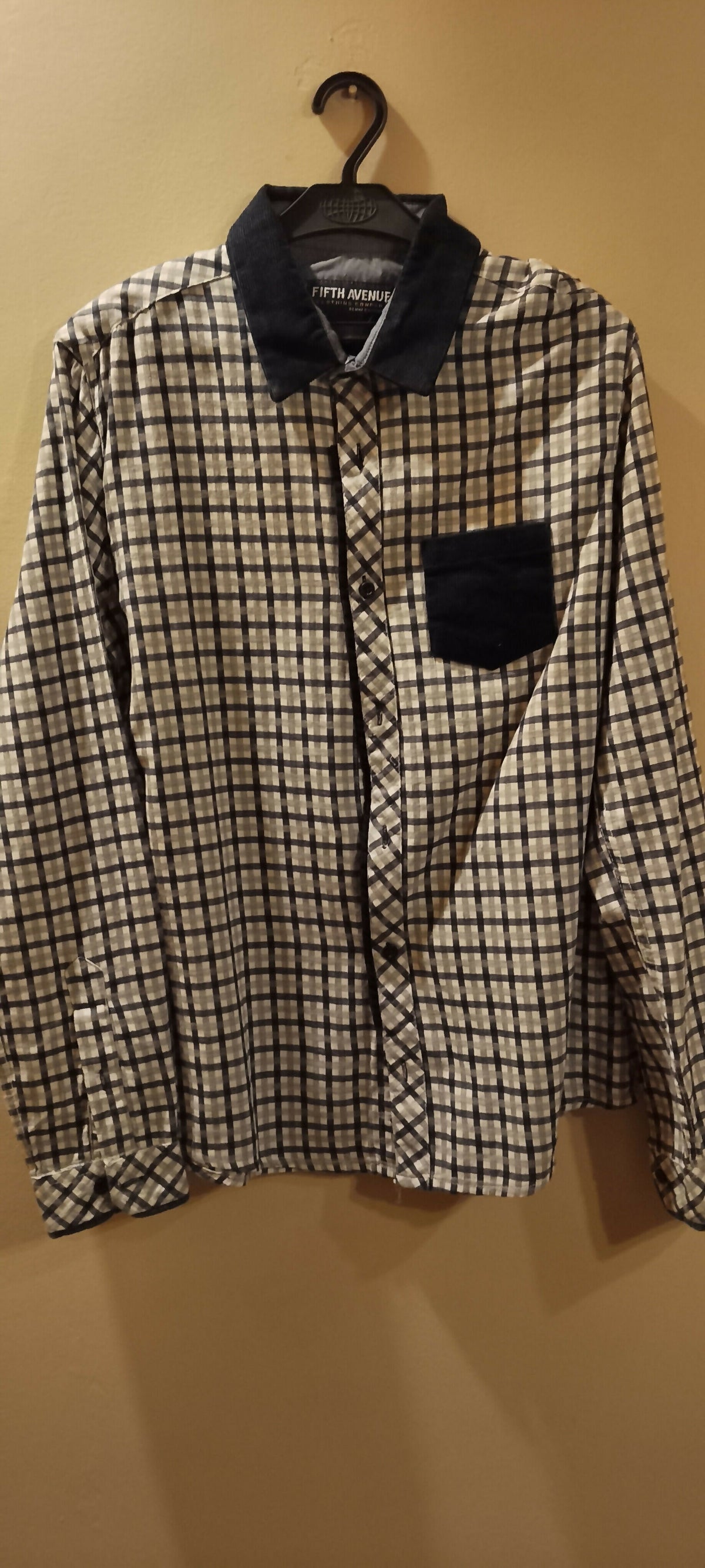 Fifth Avenue | Men Shirts & Tops | Black & White | Medium | Preloved