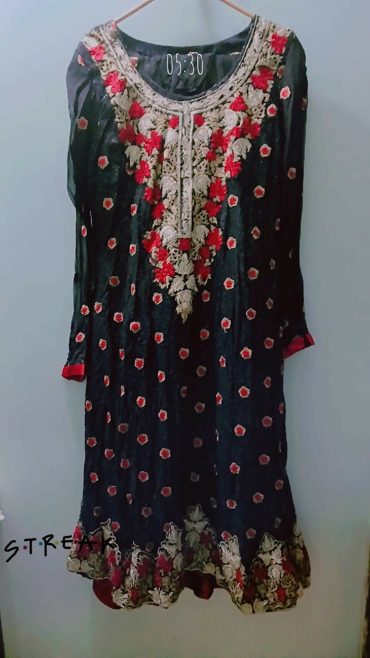 Black Embroidered Kurta | Women Locally Made Kurta | Large | Preloved