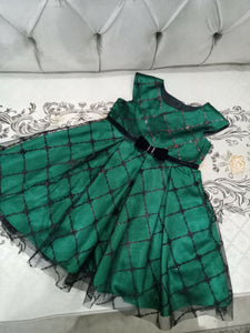 Beautiful Green Frok | Girls Skirts & Dresses | Size: 2-4 Years | Preloved