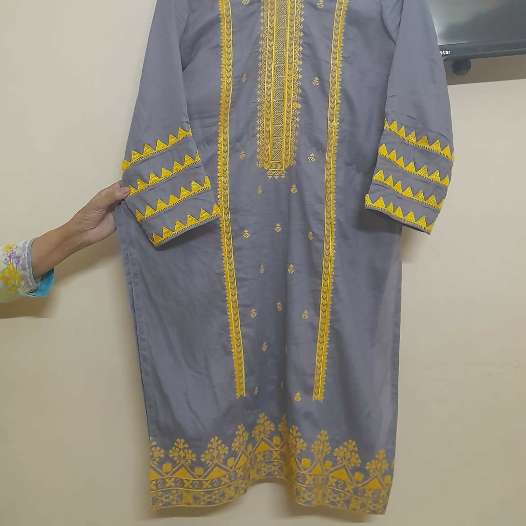 Embroidered 3PC Stitched Suit | Women Locally Made Kurta | Medium | Preloved