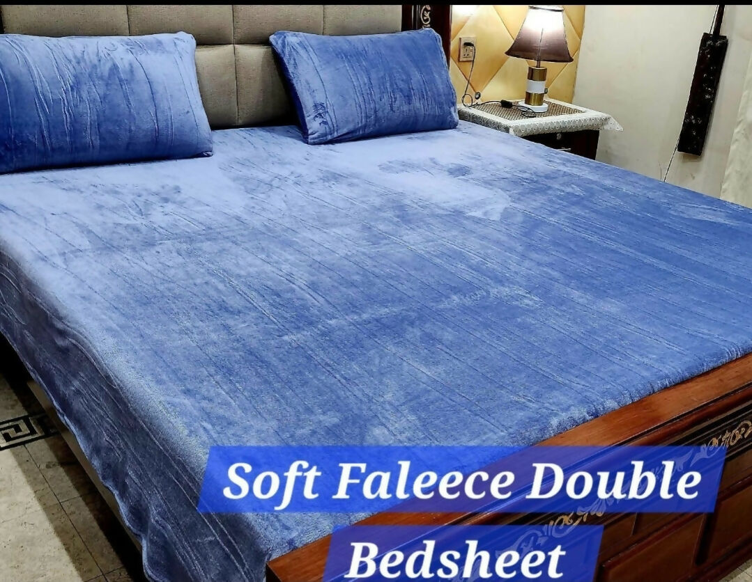 Soft velvet fleece bedsheets | Bedsheets & Bedding | Home decor | King size | Brand New