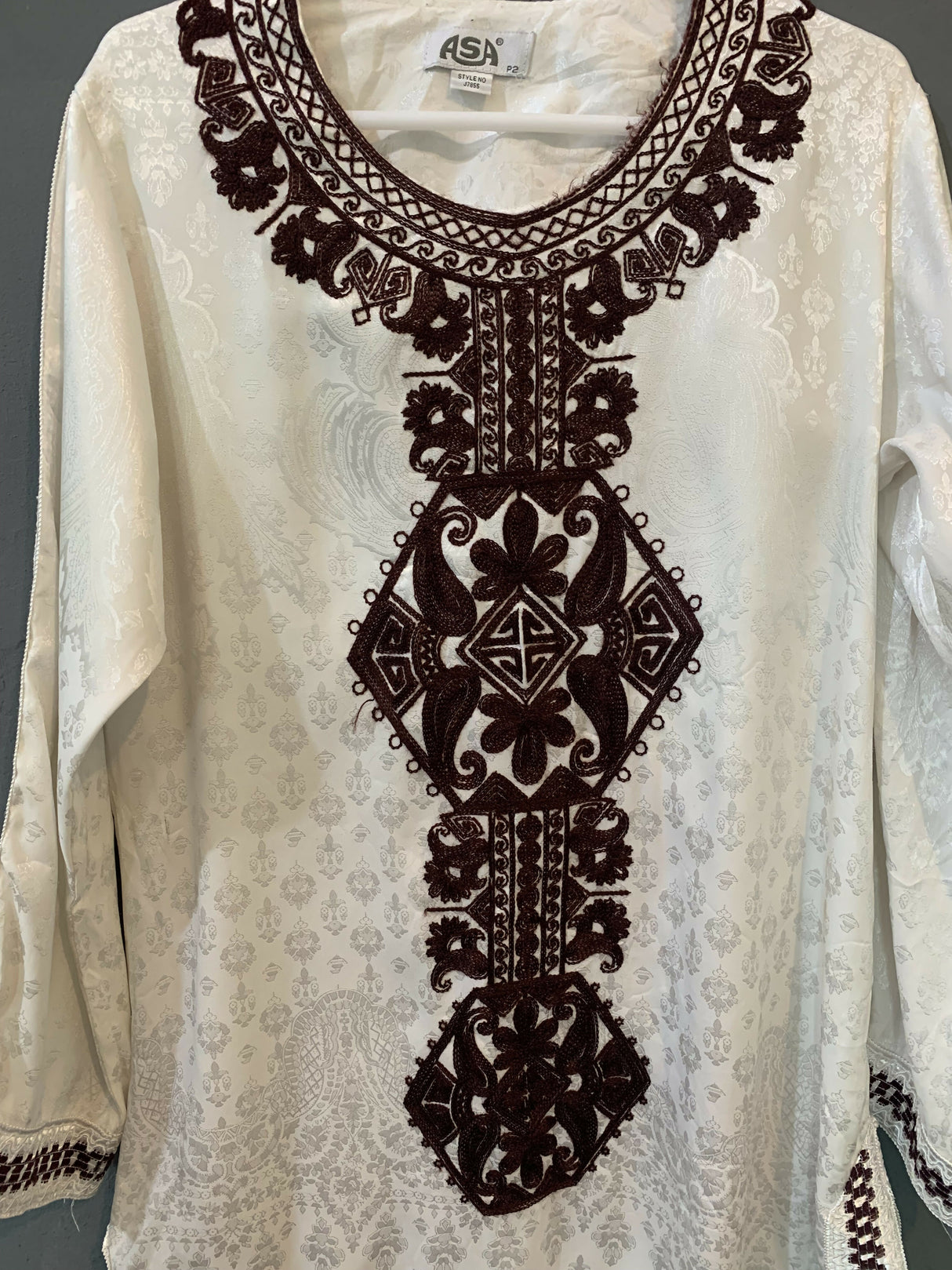 Embroidered Silk White Kurta | Women Locally Made Kurta | Medium | Worn Once