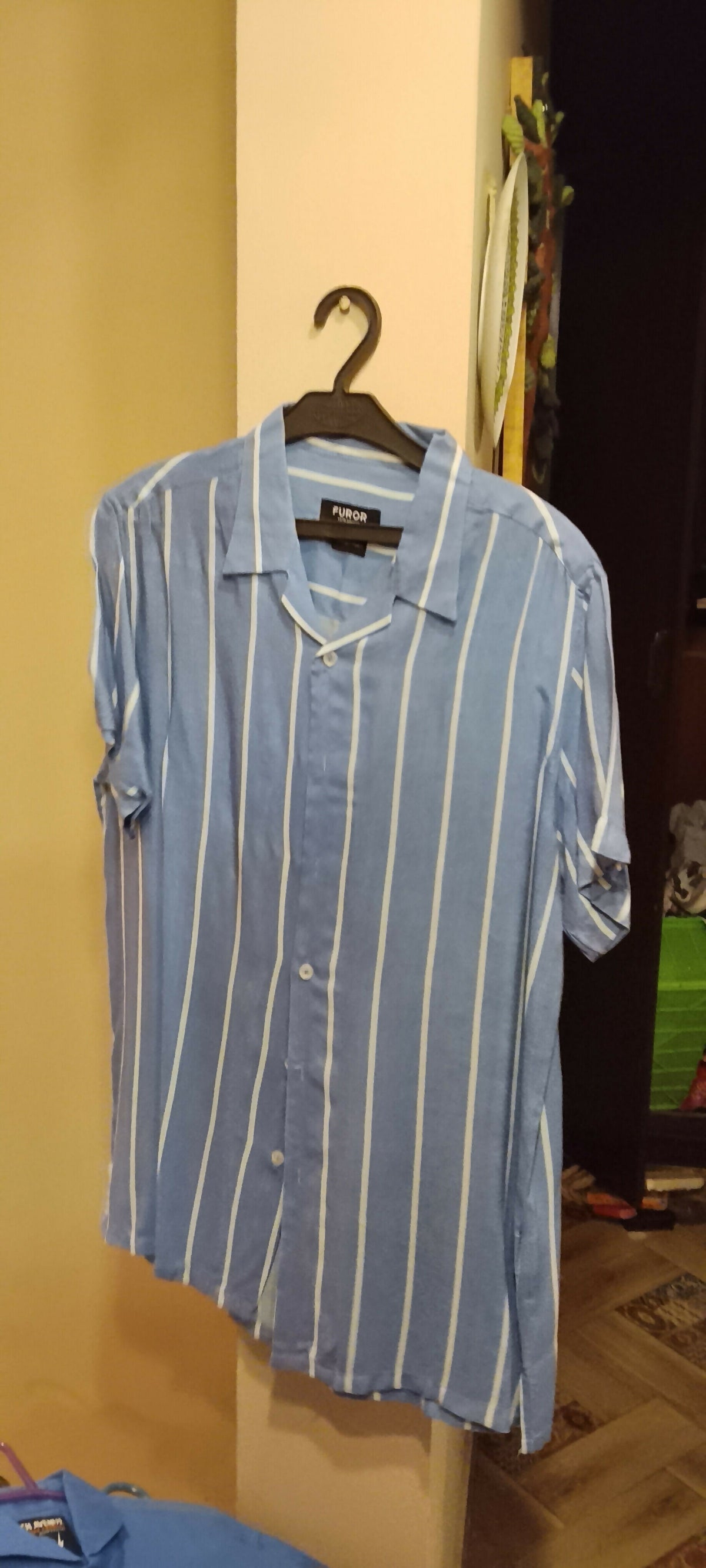 Fifth Avenue | Men Shirts & Tops | Sky Blue | Medium | Preloved