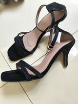 Valvet Suede | Women Shoes | Heels | Size: ECS 40 | New