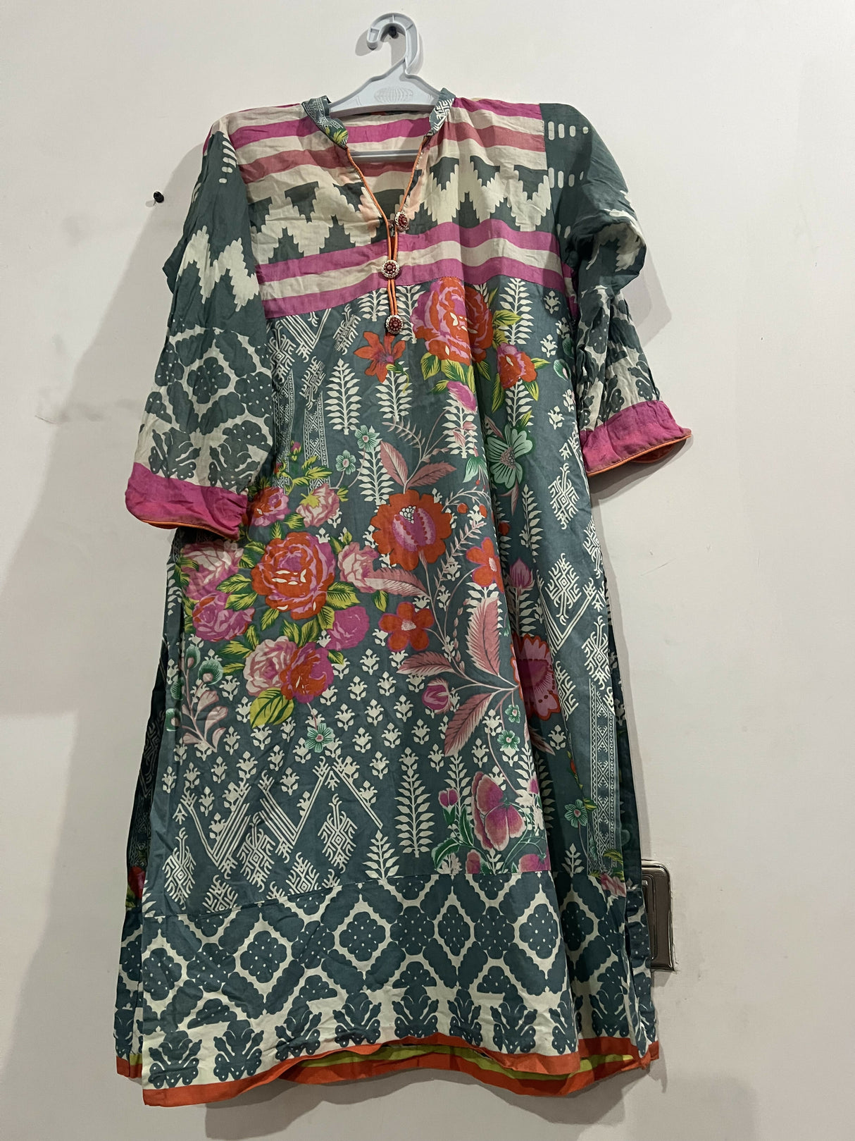 Stitched Kurta | Women Locally Made Kurta | Small | Preloved
