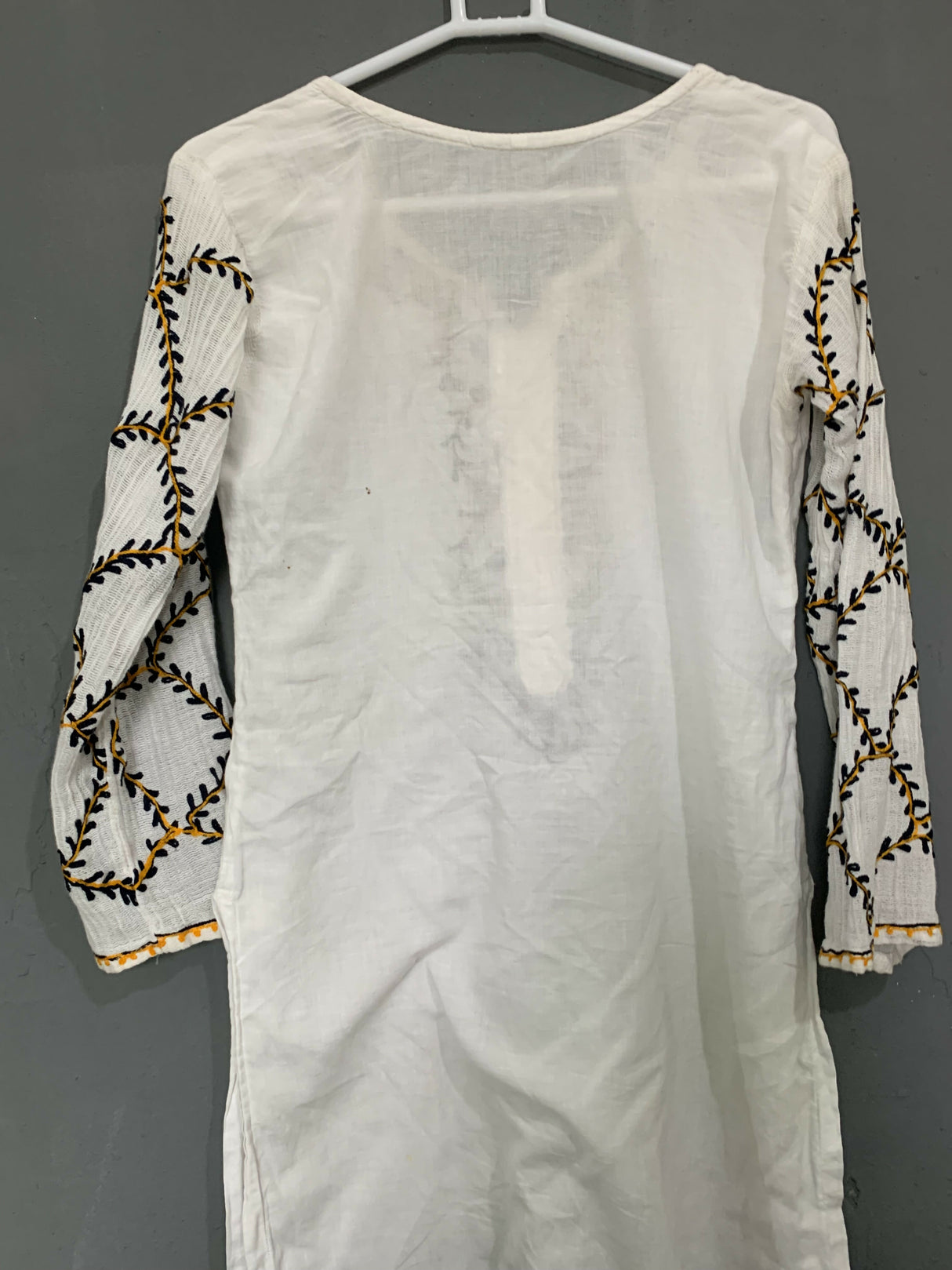 Embroidered Kurta | Women Locally Made Kurta | Small | White | Preloved
