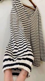 Striped Tee | Women Tops & Shirts | XLarge | Black & White | Preloved