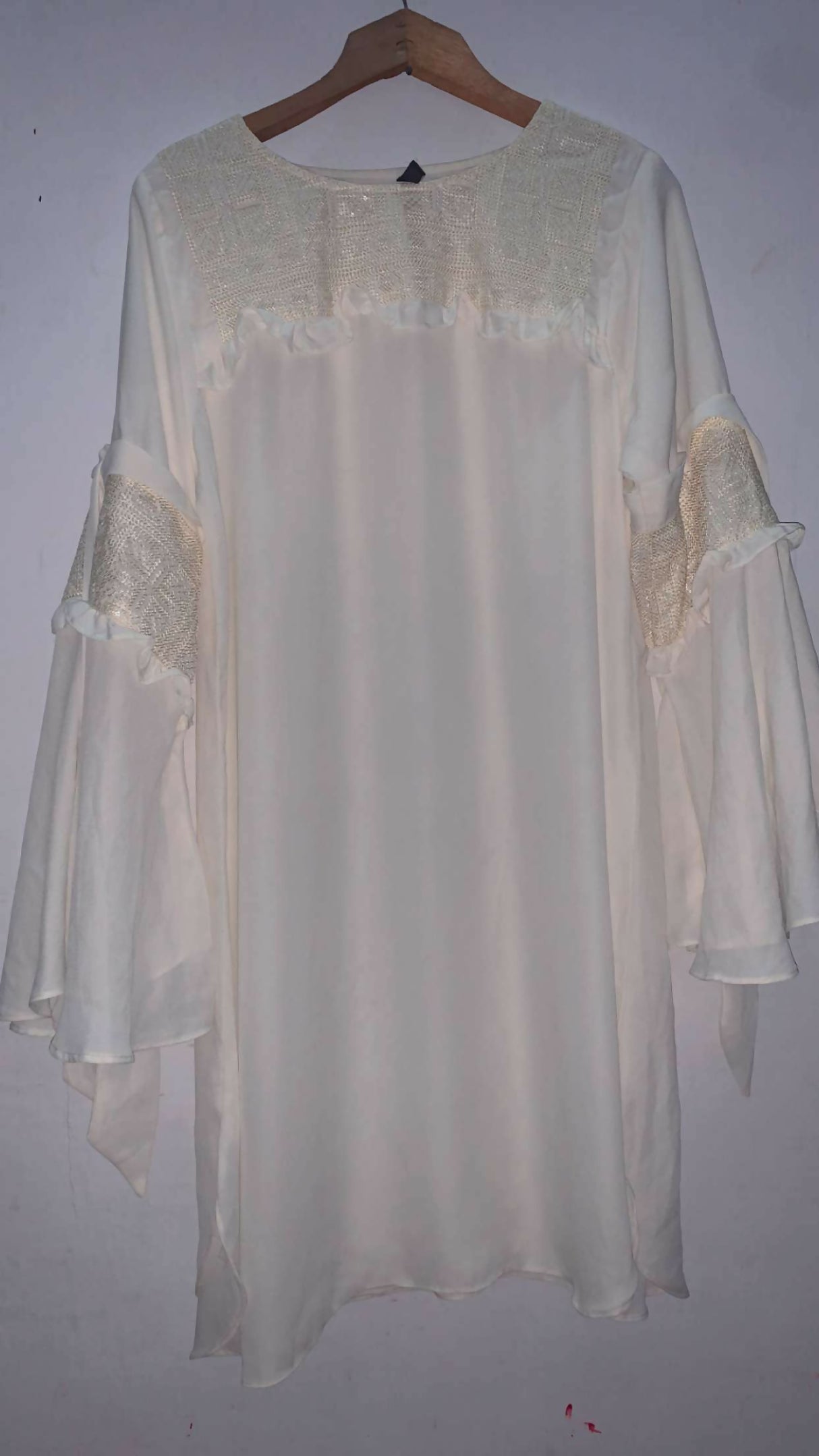 2 PC Top & Duppata| Women Dresses & Skirts | Medium | Worn Once