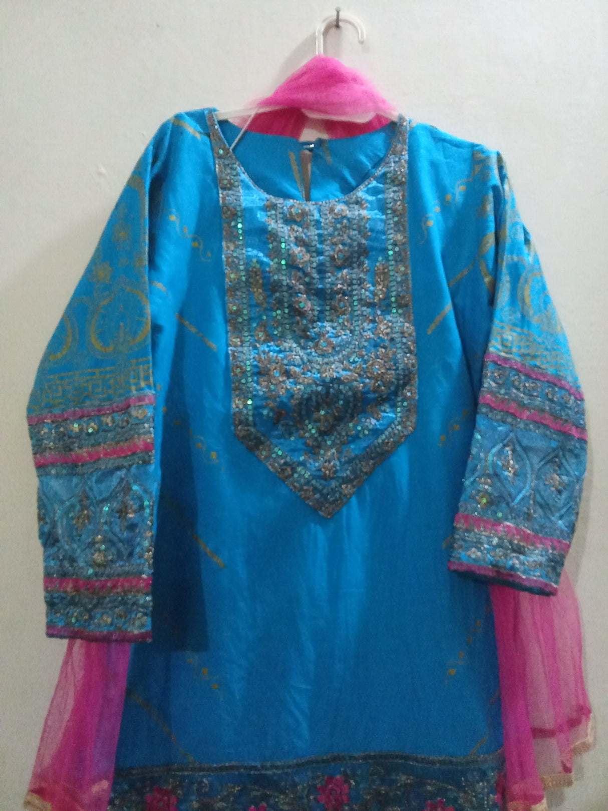 Embroidered Three Piece Lawn Ghrara | Girls Shalwar Kameez | Size:32 (9 to 12 years) | Preloved