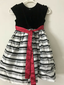 Stylish Girls Frok | Girls Skirts & Dresses | X Small | Worn Once