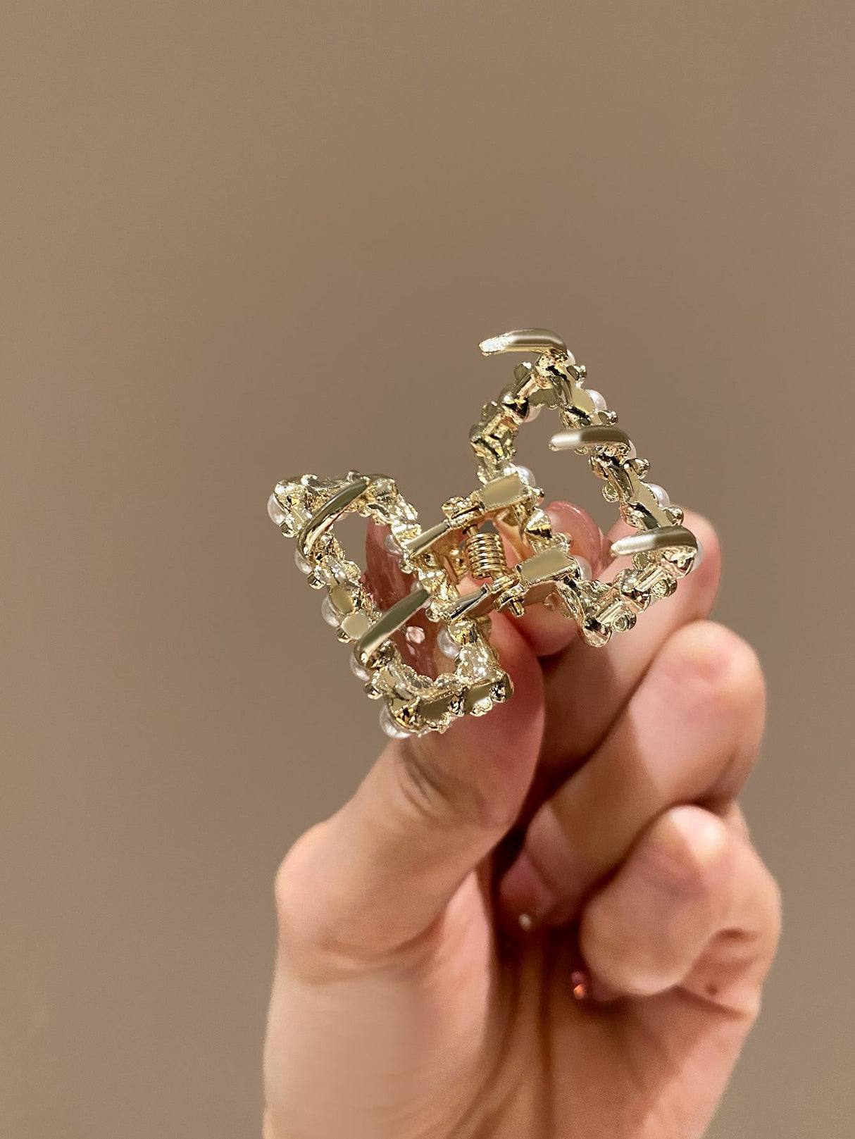 Buy SHEIN 7pcs Women's Pearl And Rhinestone Decor Half Up Hair Clip in Pakistan