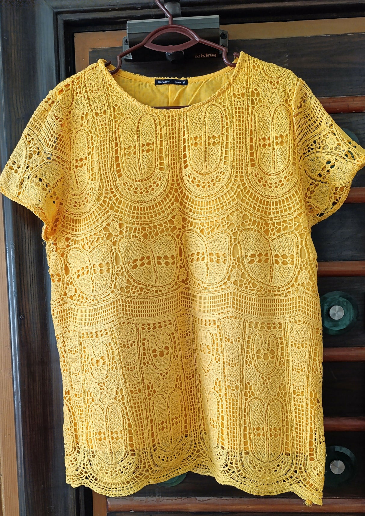 Breakout | Women Tops & Shirts | Medium | Worn Once