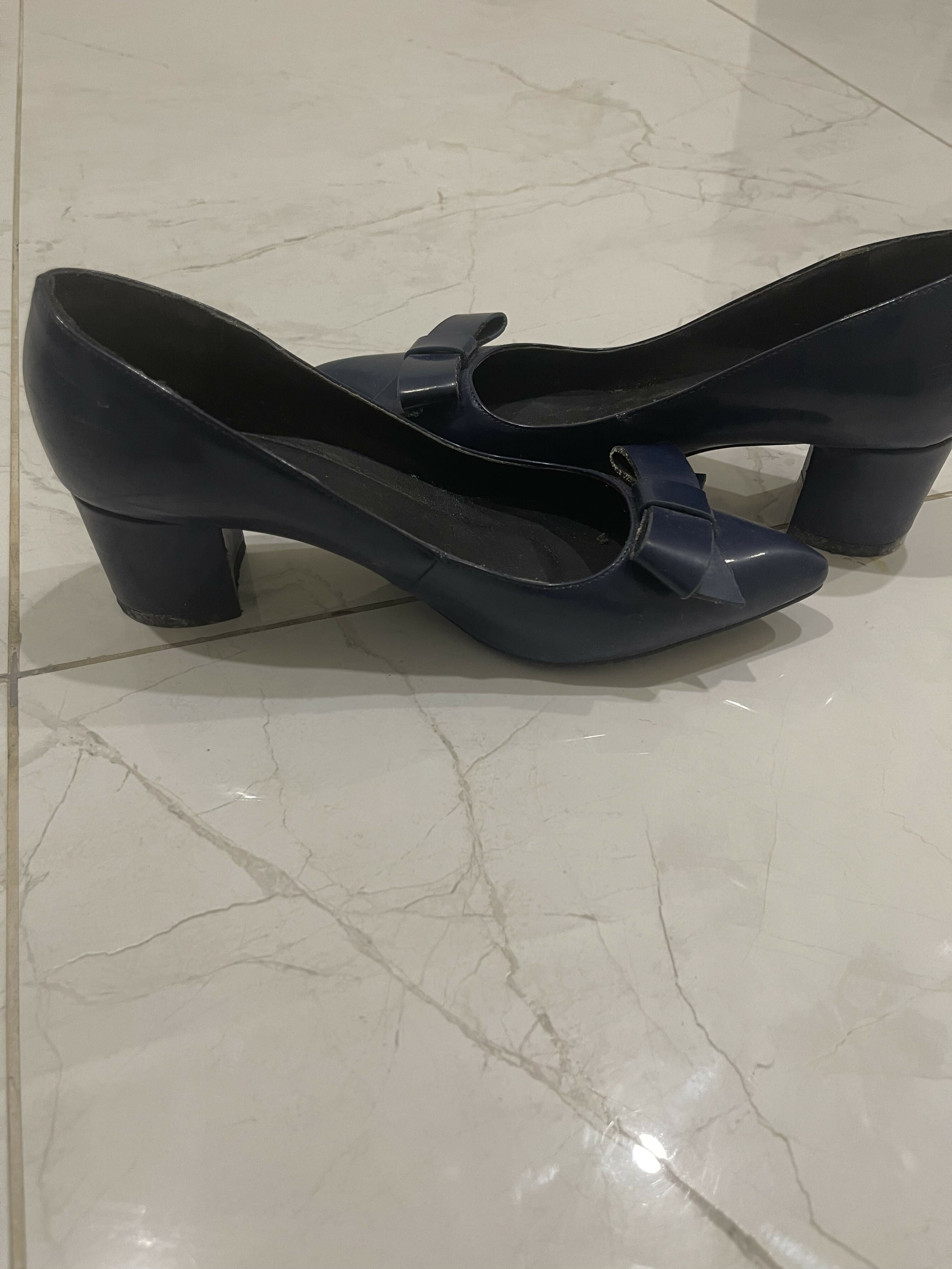 Sapphire | Women Shoes | Size: 37 | Preloved