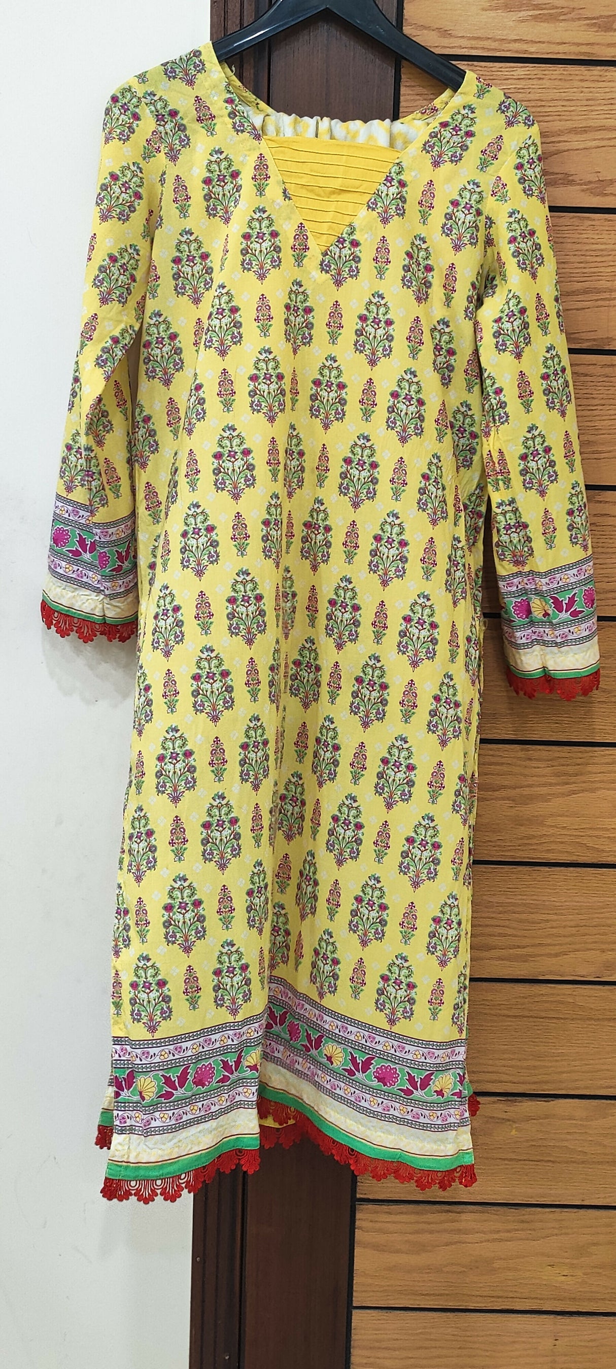 Yellow Lawn 2 Pcs | Women Locally Kurta | Medium | Preloved