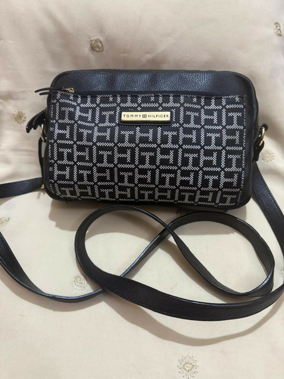 Tommy Hilfiger | Women Bags | Small | Preloved