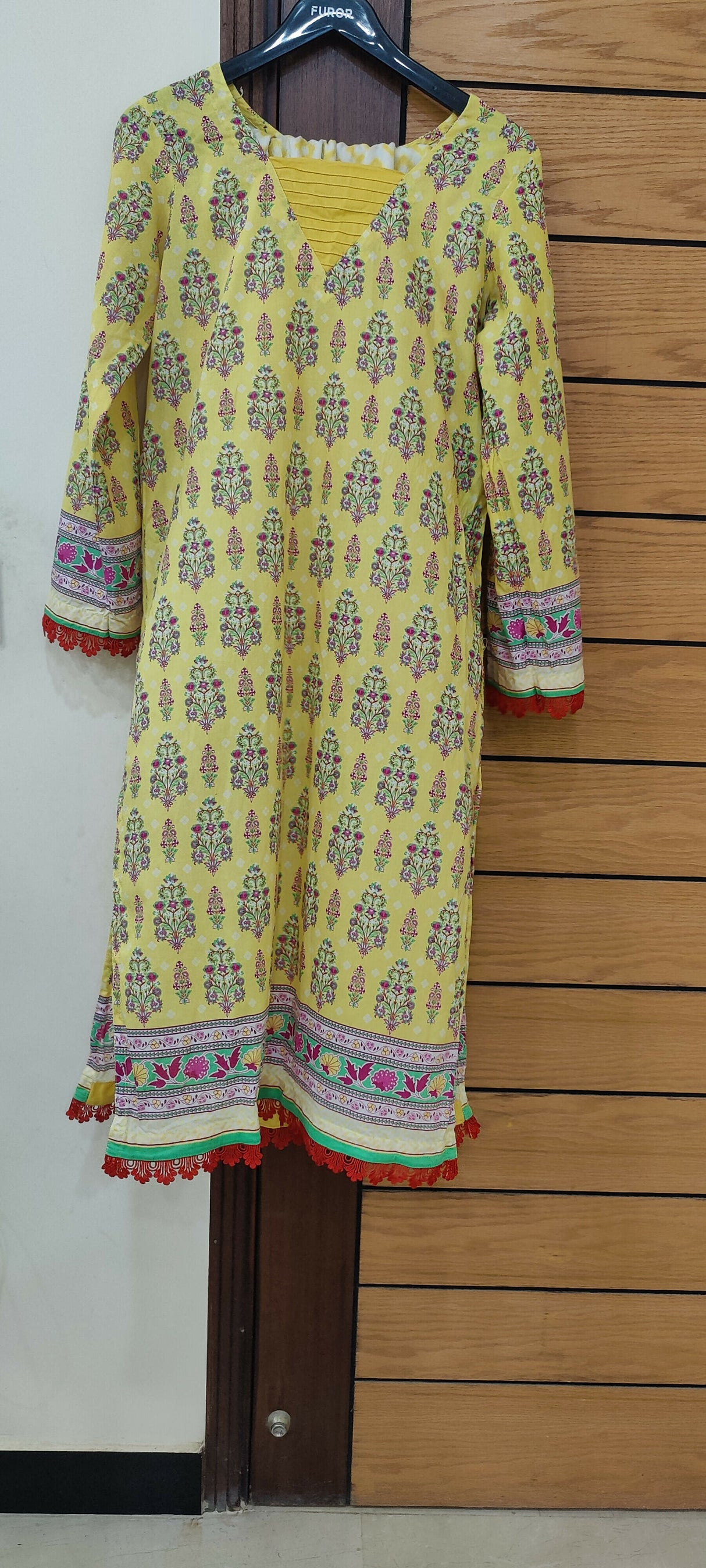 Yellow Lawn 2 Pcs | Women Locally Kurta | Medium | Preloved