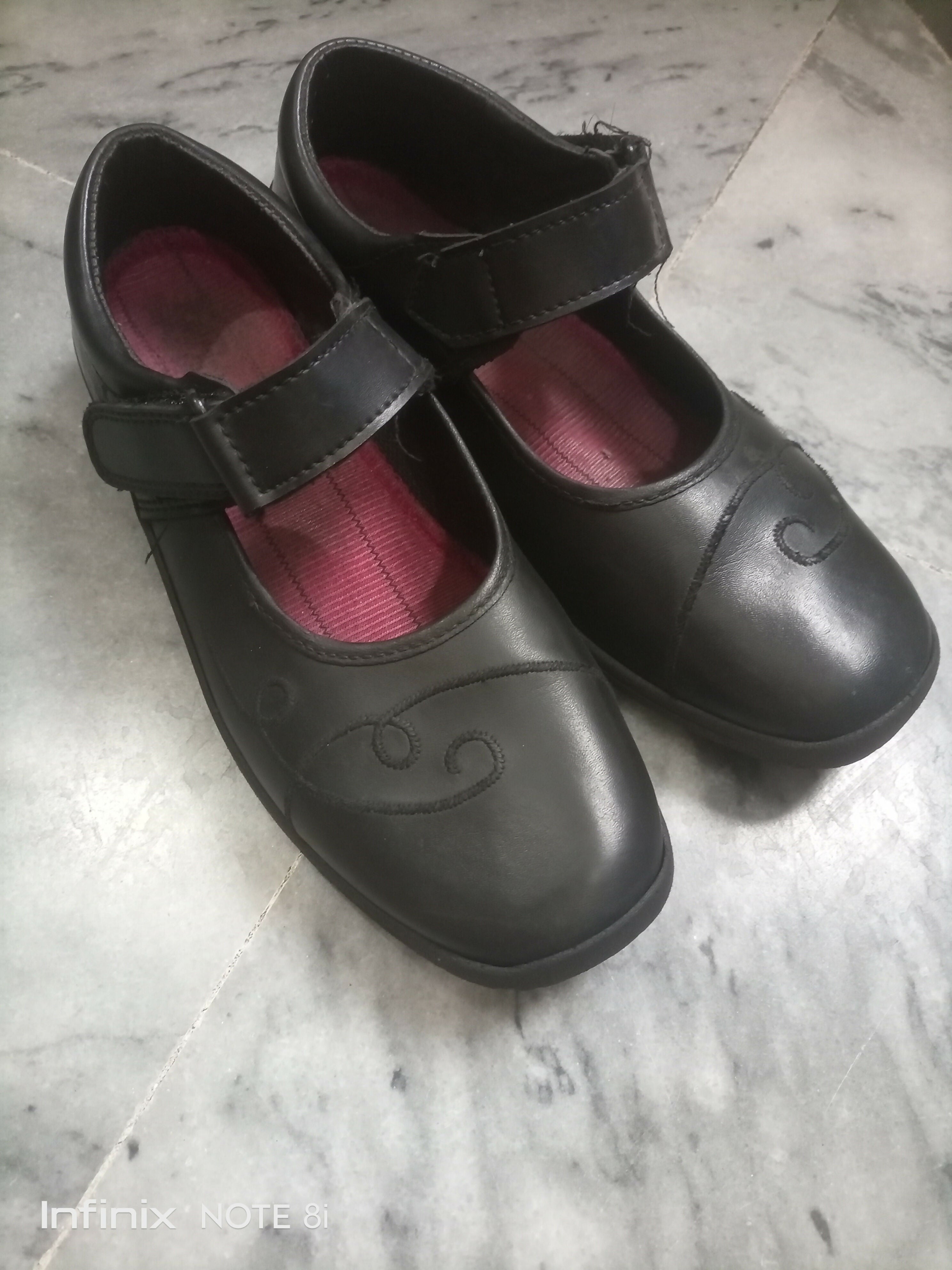 Bata School Shoes | Girls Shoes | Size: 4 | Preloved