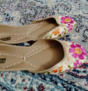 Soma khussa | Women Shoes | Size 38 | Worn Once