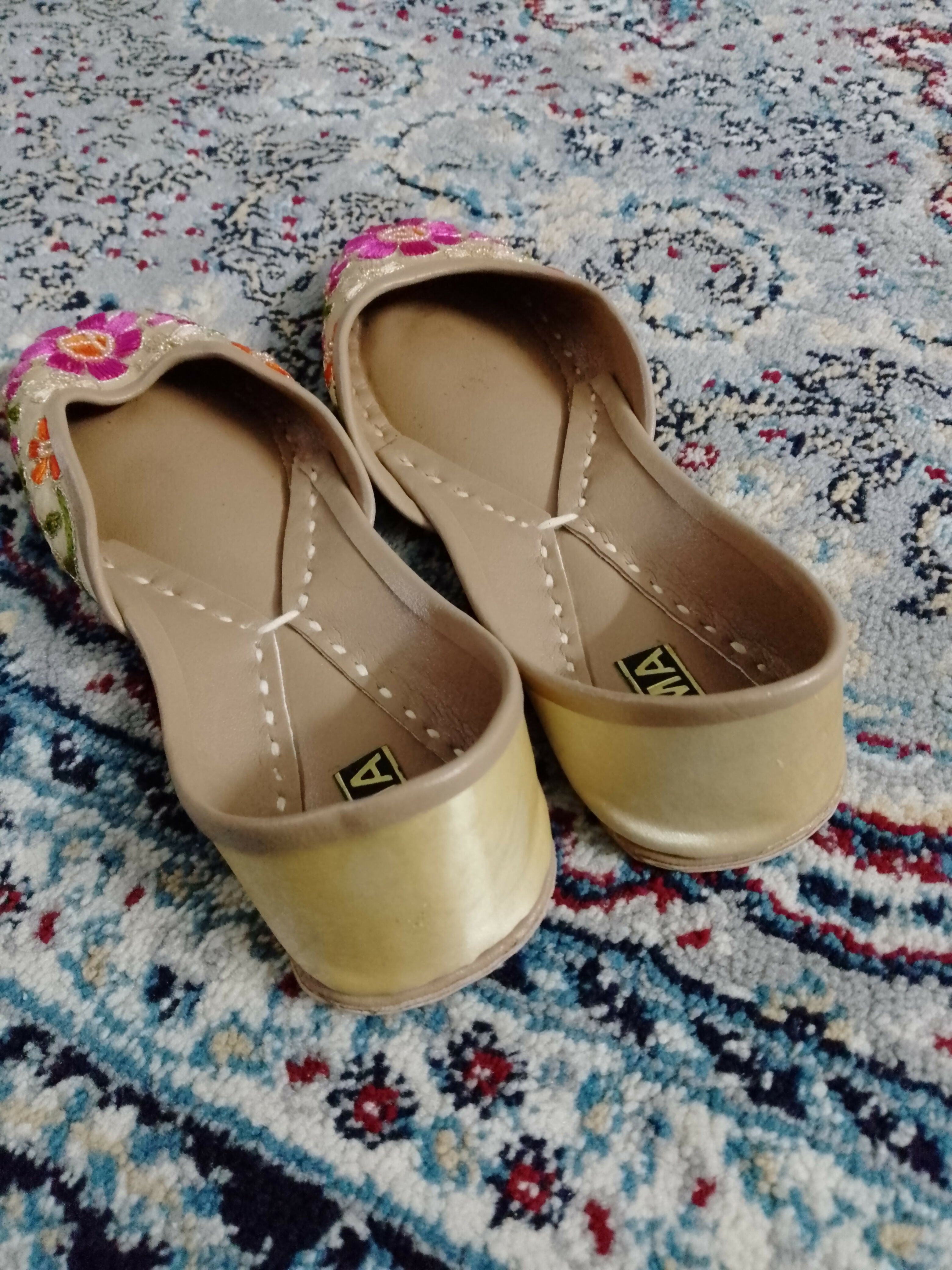 Soma khussa | Women Shoes | Size 38 | Worn Once