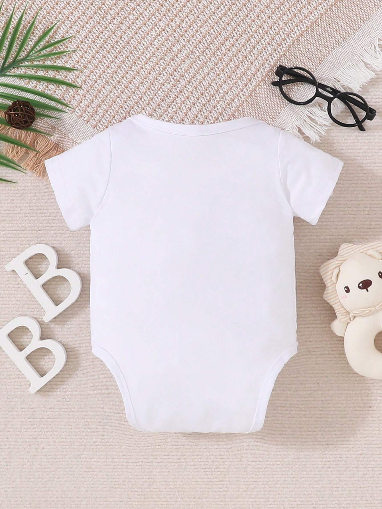 Buy SHEIN Baby Boy Letter Graphic Bodysuit in Pakistan