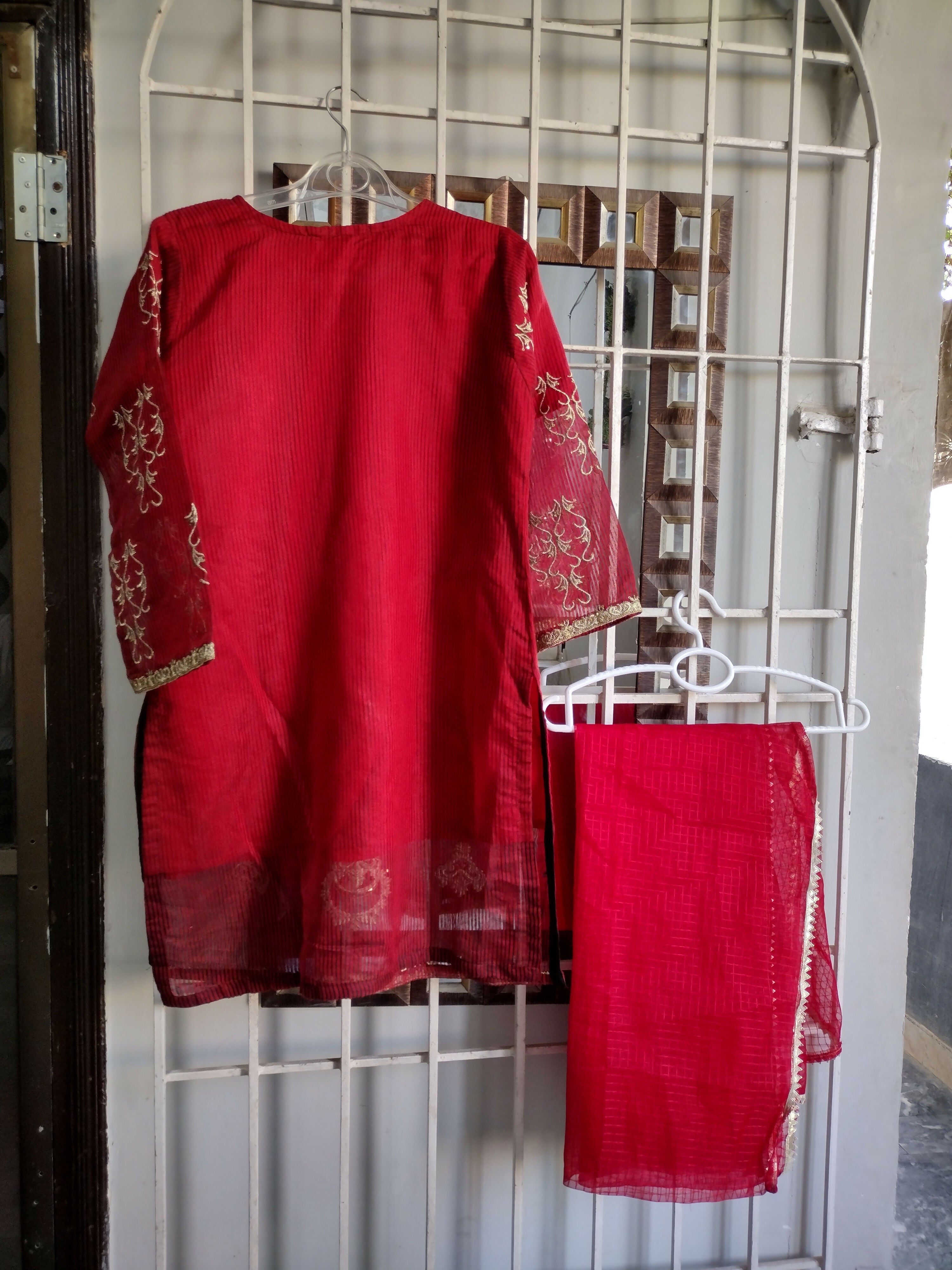 2 PC suit | Women Locally Made Formals | Medium | Worn Once