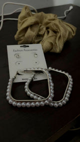 Beaded Earings & Scrunchie | Women Jewelry | Earrings | Preloved