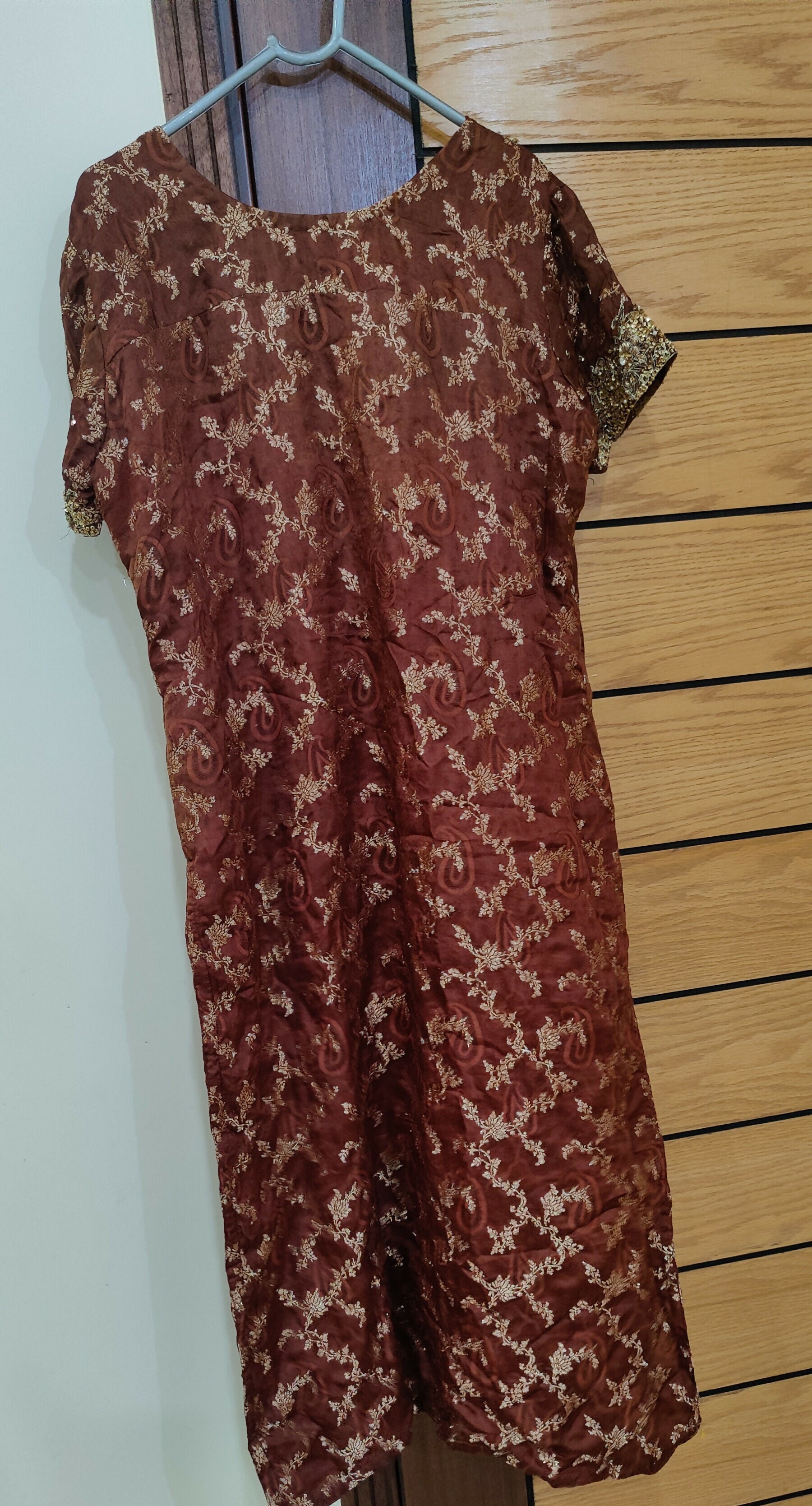 Mehroon fancy Kurta | Women Locally Made Formals | Medium | Worn Once