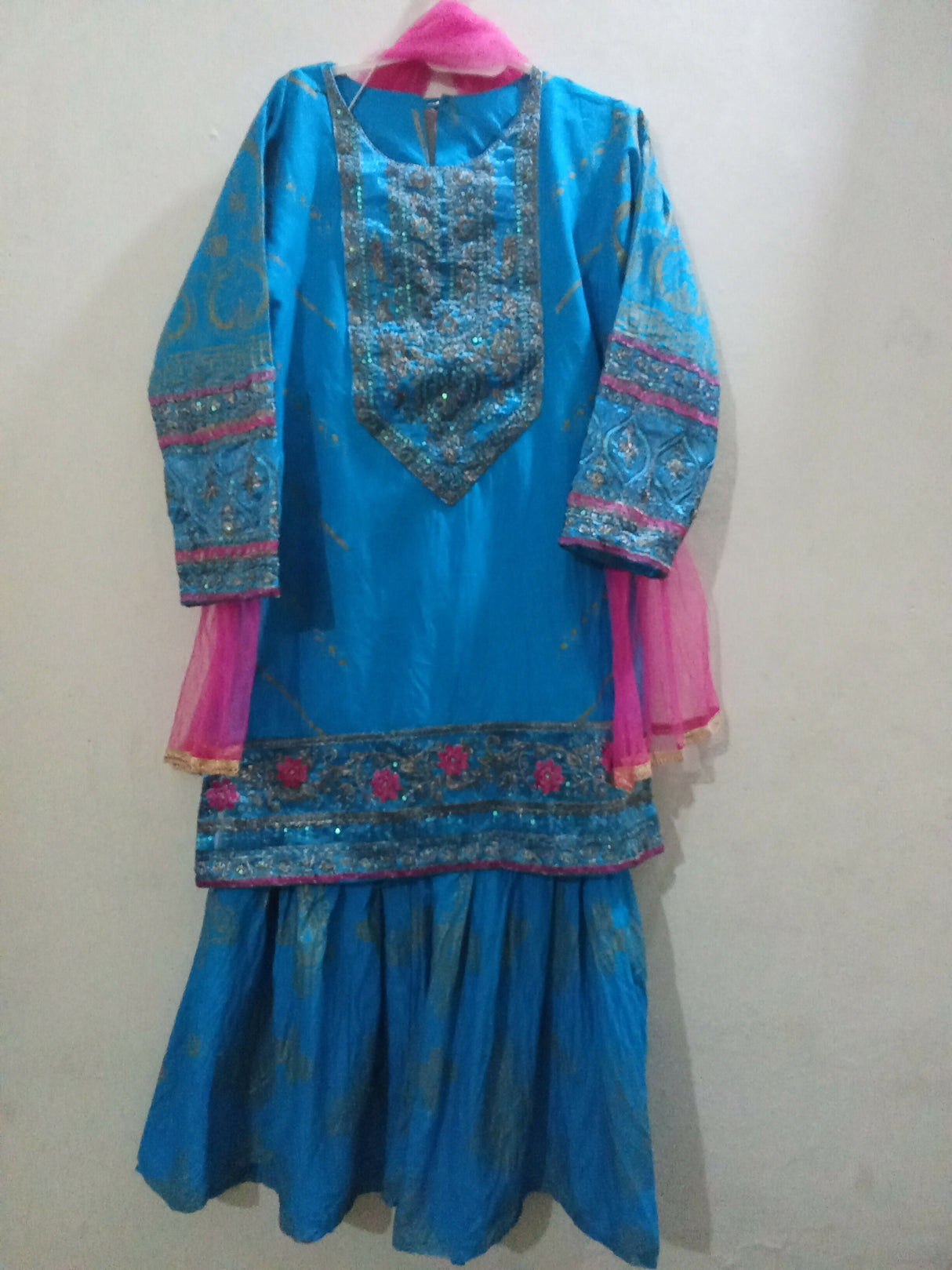 Embroidered Three Piece Lawn Ghrara | Girls Shalwar Kameez | Size:32 (9 to 12 years) | Preloved