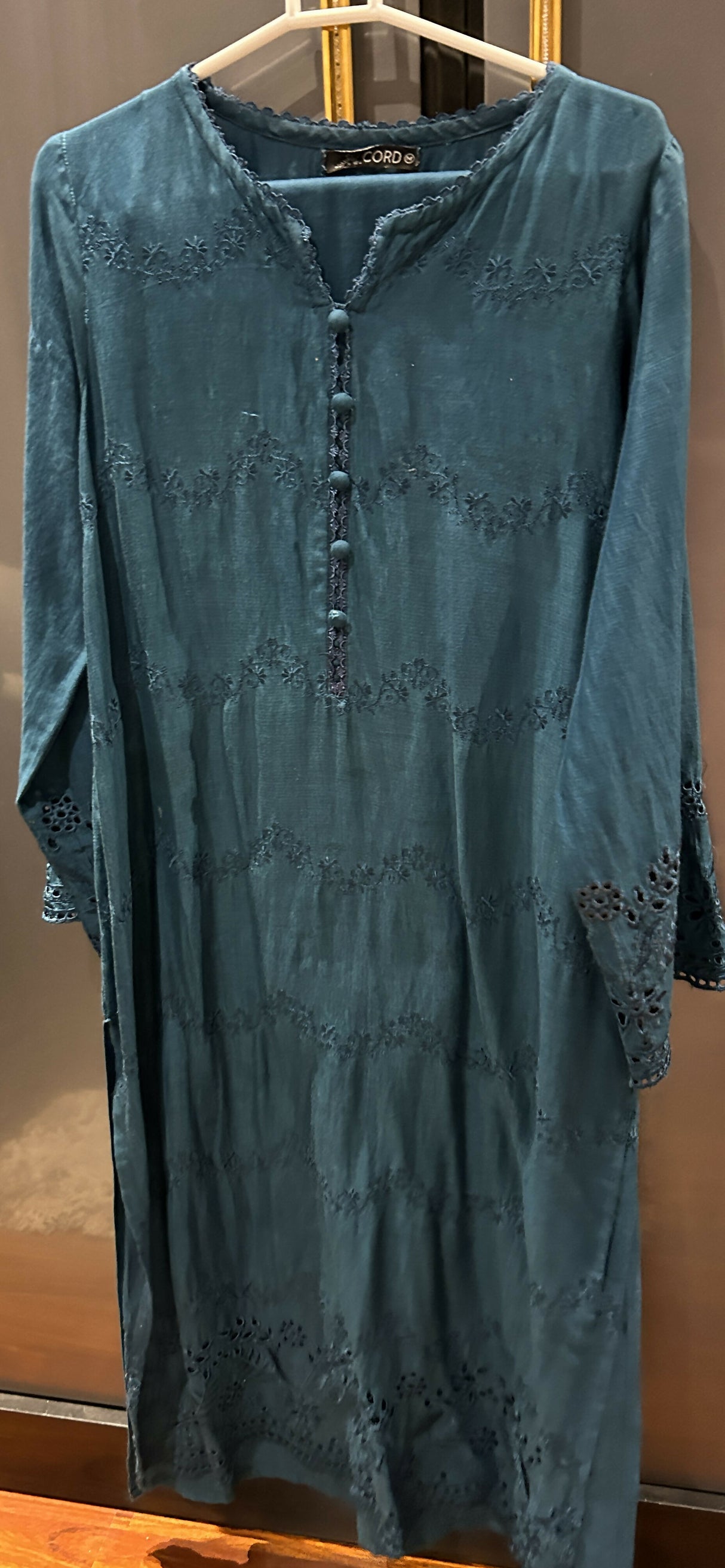 Motifz | Embroidered Silk Coord Suit | Women Branded Kurta | Medium | Preloved