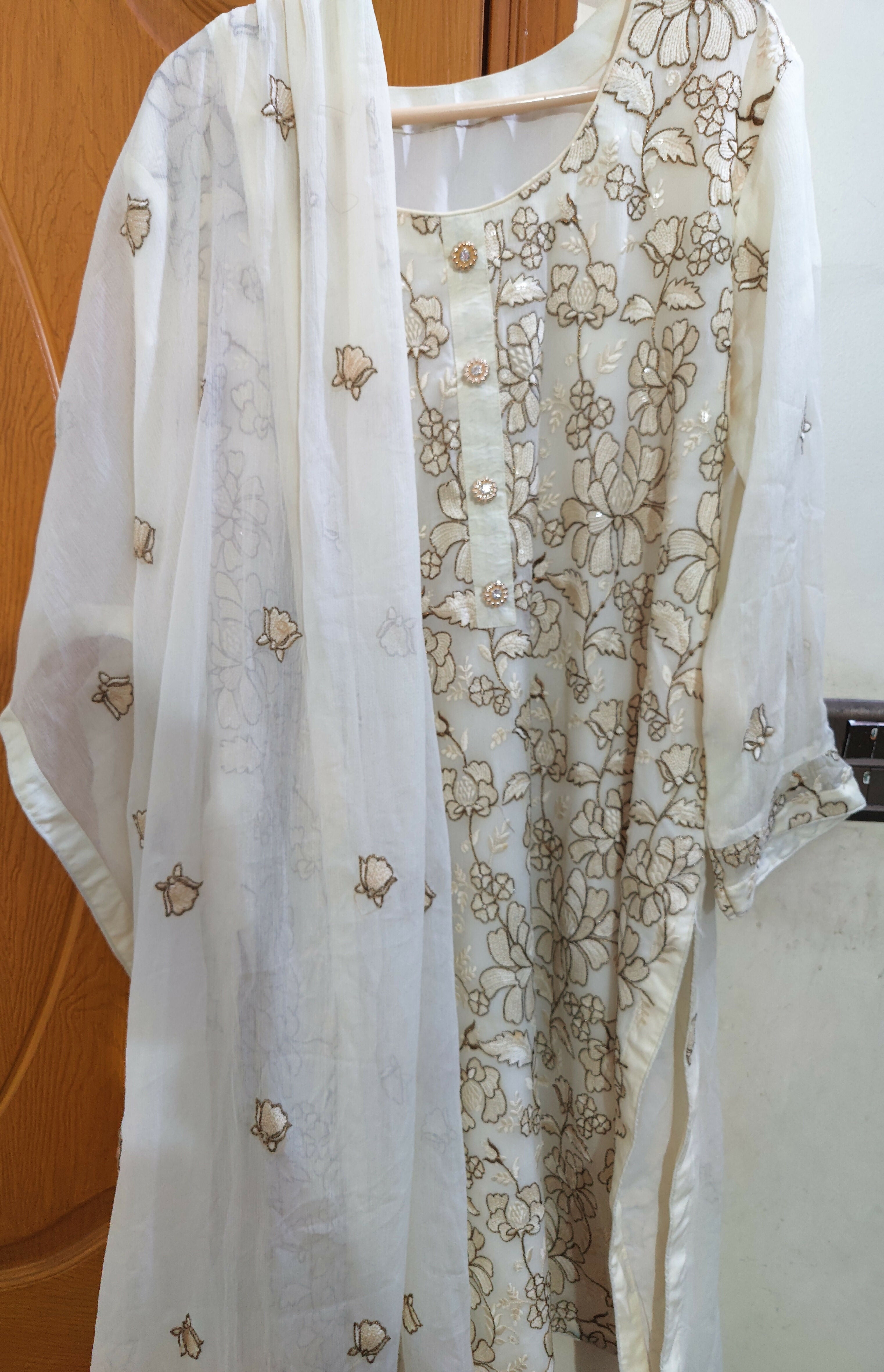 Chiffon White Suit | Women Locally Made Formals | Large | Preloved