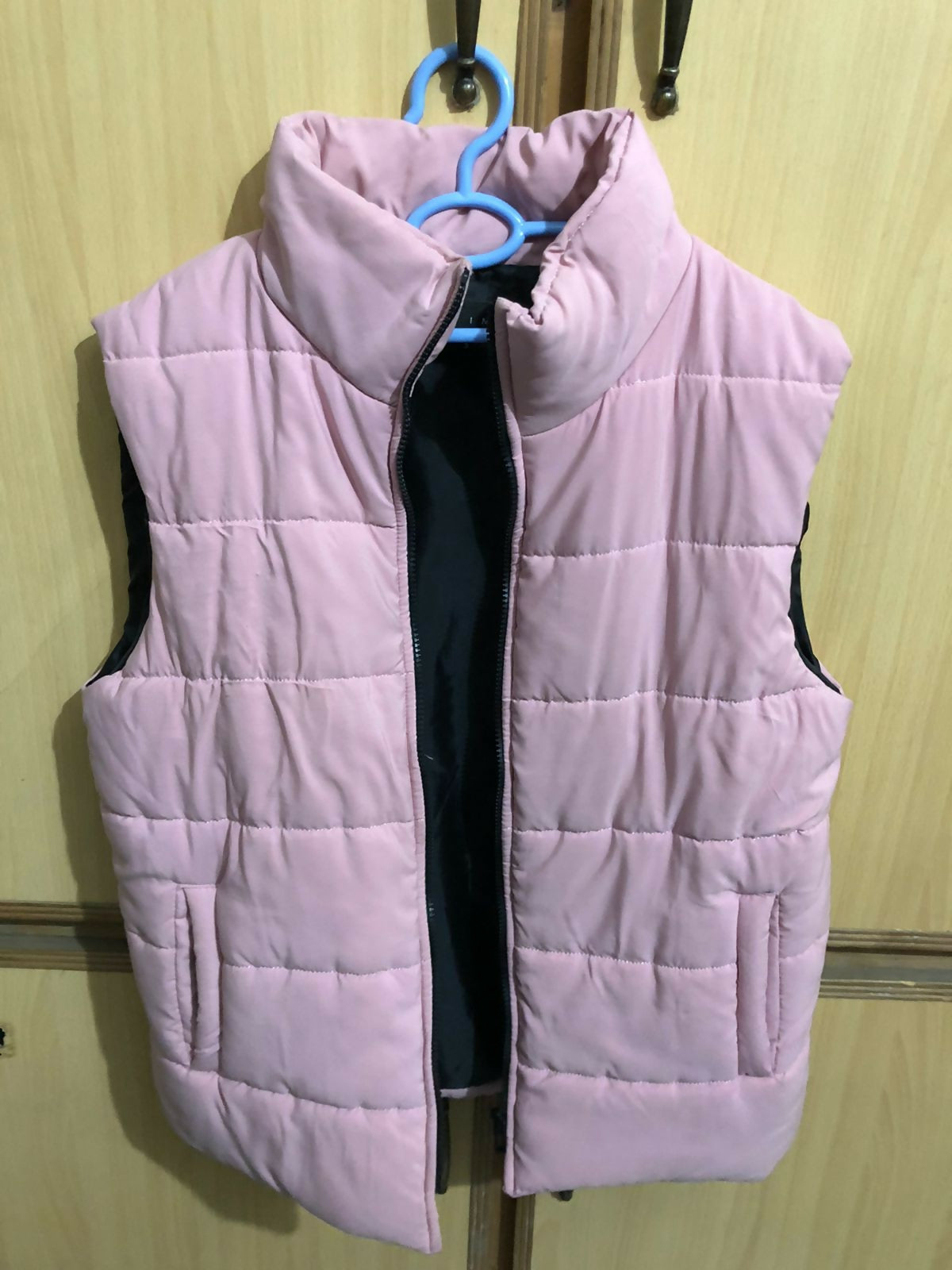 Sleeveless jacket | Women Sweaters & Jackets | Medium | Worn Once
