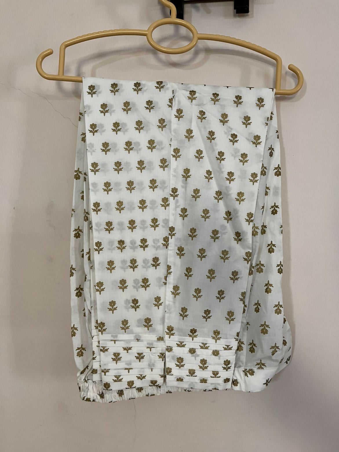 White and Gold Kurta | Women Locally Made Kurta | Large | Brand New