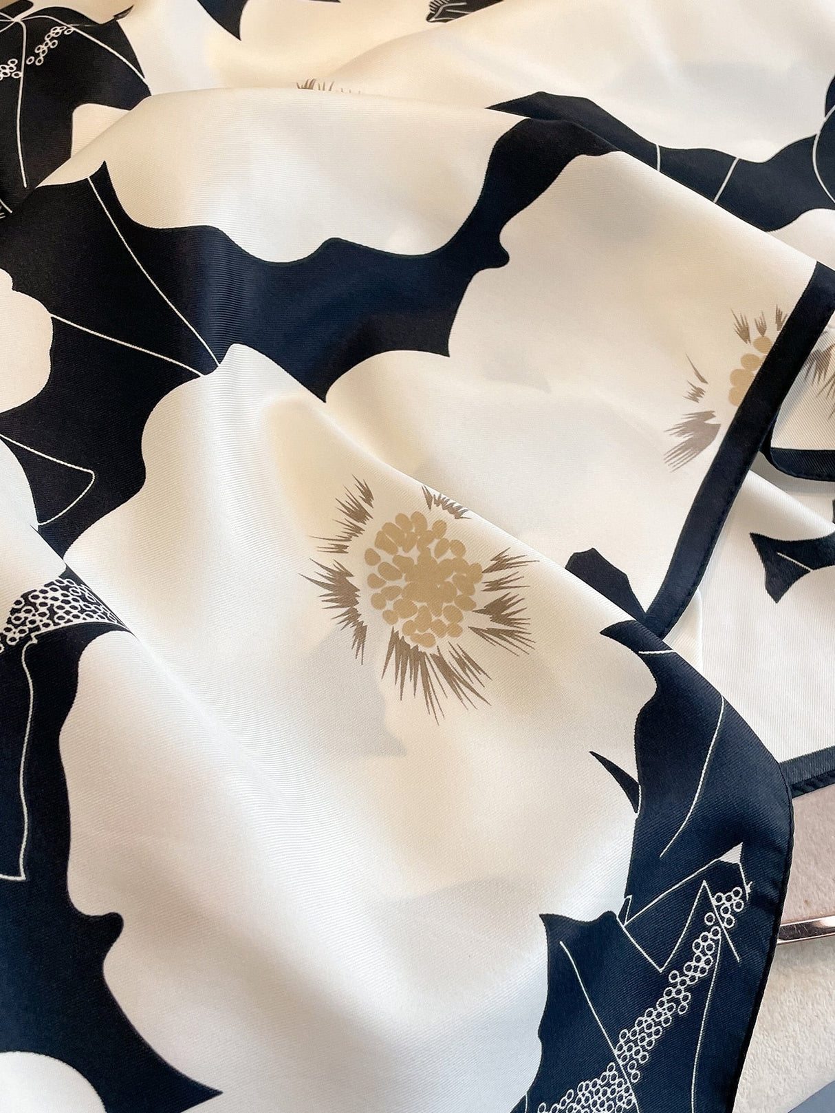 Buy SHEIN Floral Print Bandana in Pakistan