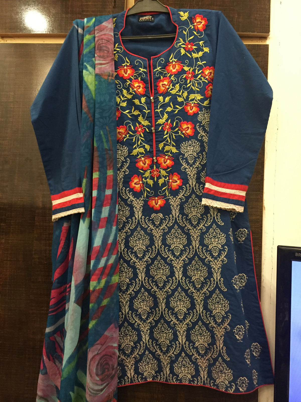 Bonanza Satrangi | Women Branded Kurta | Small | Worn Once