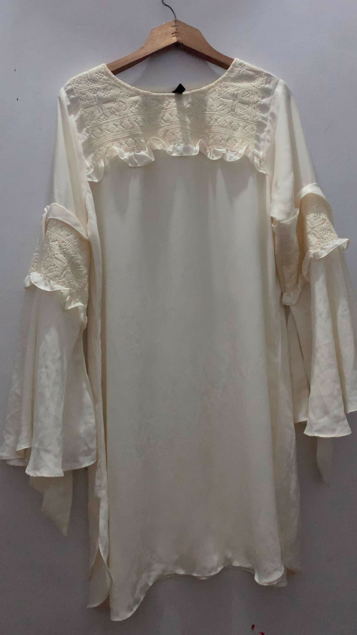 2 PC Top & Duppata| Women Dresses & Skirts | Medium | Worn Once