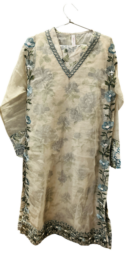 r1rujLH6O3-Photoroom