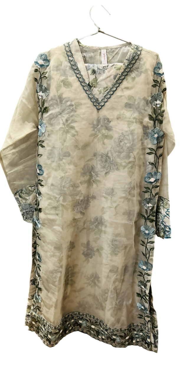 r1rujLH6O3-Photoroom