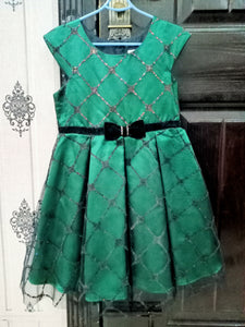 Beautiful Green Frok | Girls Skirts & Dresses | Size: 2-4 Years | Preloved