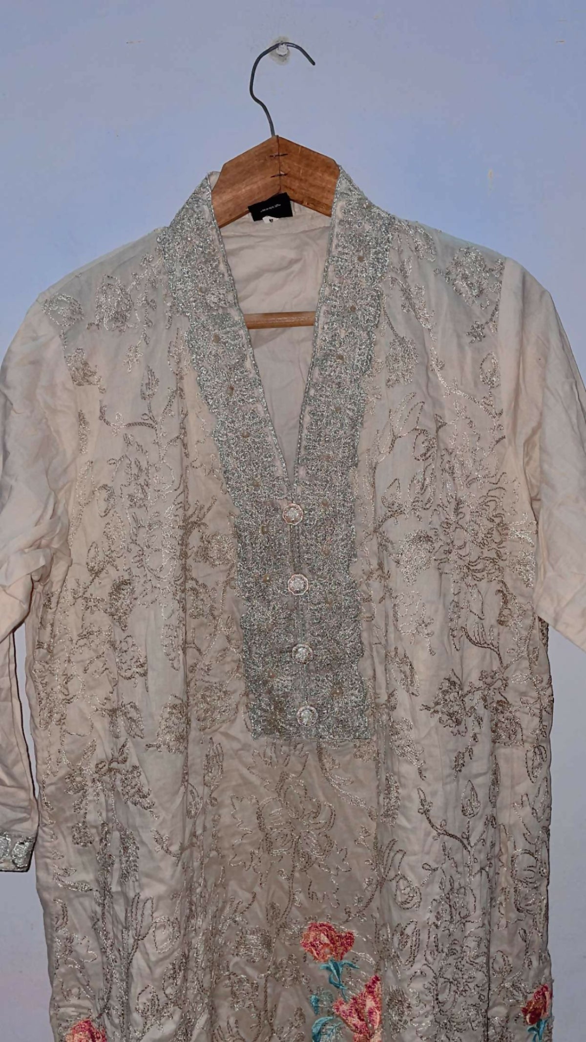 White Embroidered 2Pc | Women Locally Made Kurta | Medium | Preloved