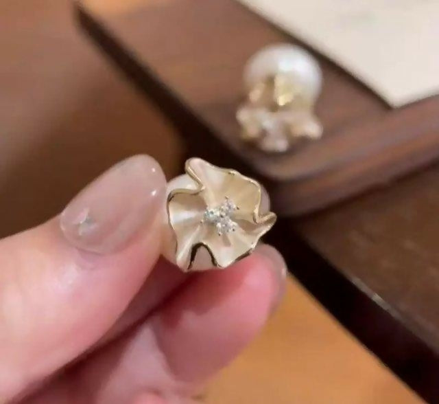 Flower Pearl Tops Pair-01087 | Women Jewelry | Earrings | Brand New
